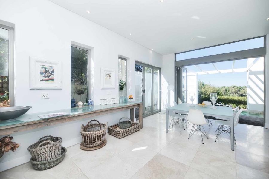 3 Bedroom Property for Sale in Fernkloof Estate Western Cape